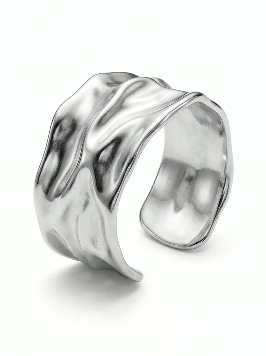 Render of a wide cuff whose polished surface runs in deep folds across the band